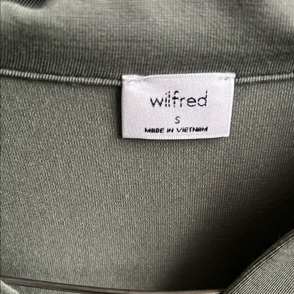 Wilfred Aritzia Women's Sage Green Button-Up Top - Picture 2 of 3